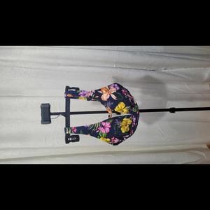 Women swimsuit top, NWOT, medium